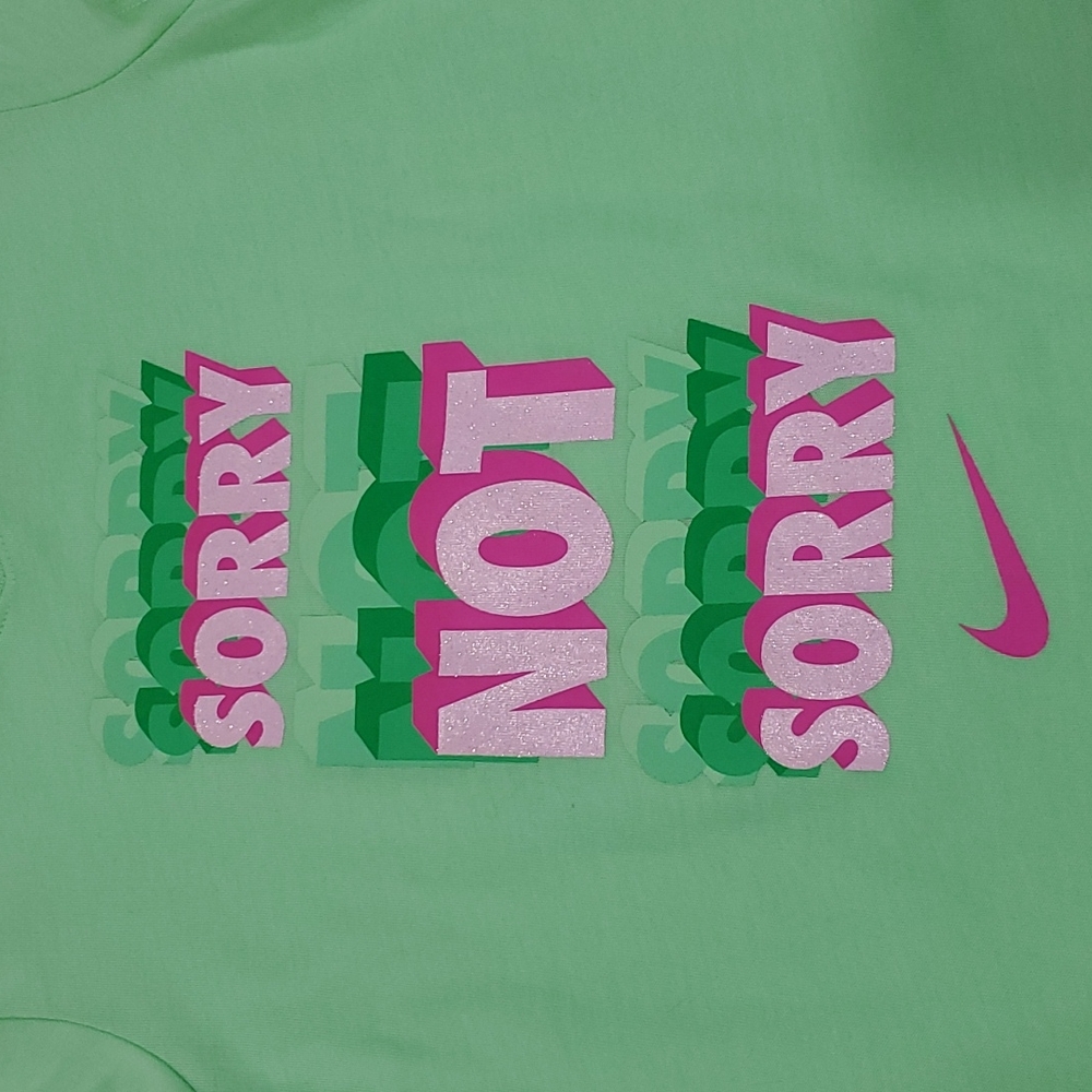 🆕️ Nike V Neck Tee - Picture 6 of 8